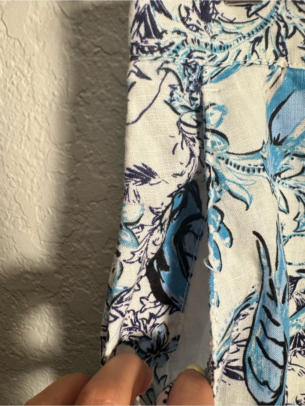 Tahari Linen White and Blue Bird and Floral Wide-Leg Pants - Picture 3 of 9